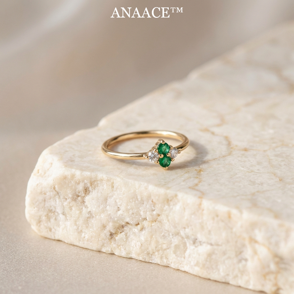 Cloverlight Emerald Petite Ring